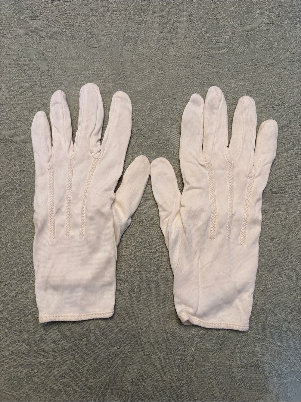 🆕 Vintage White Cotton Gloves with Decorative Stitching & Fully Lined